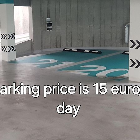 Happy Inn Egle, Self Check-In-24-7, A-C, Parking-In-The-Underground-Garage VNO Extérieur photo