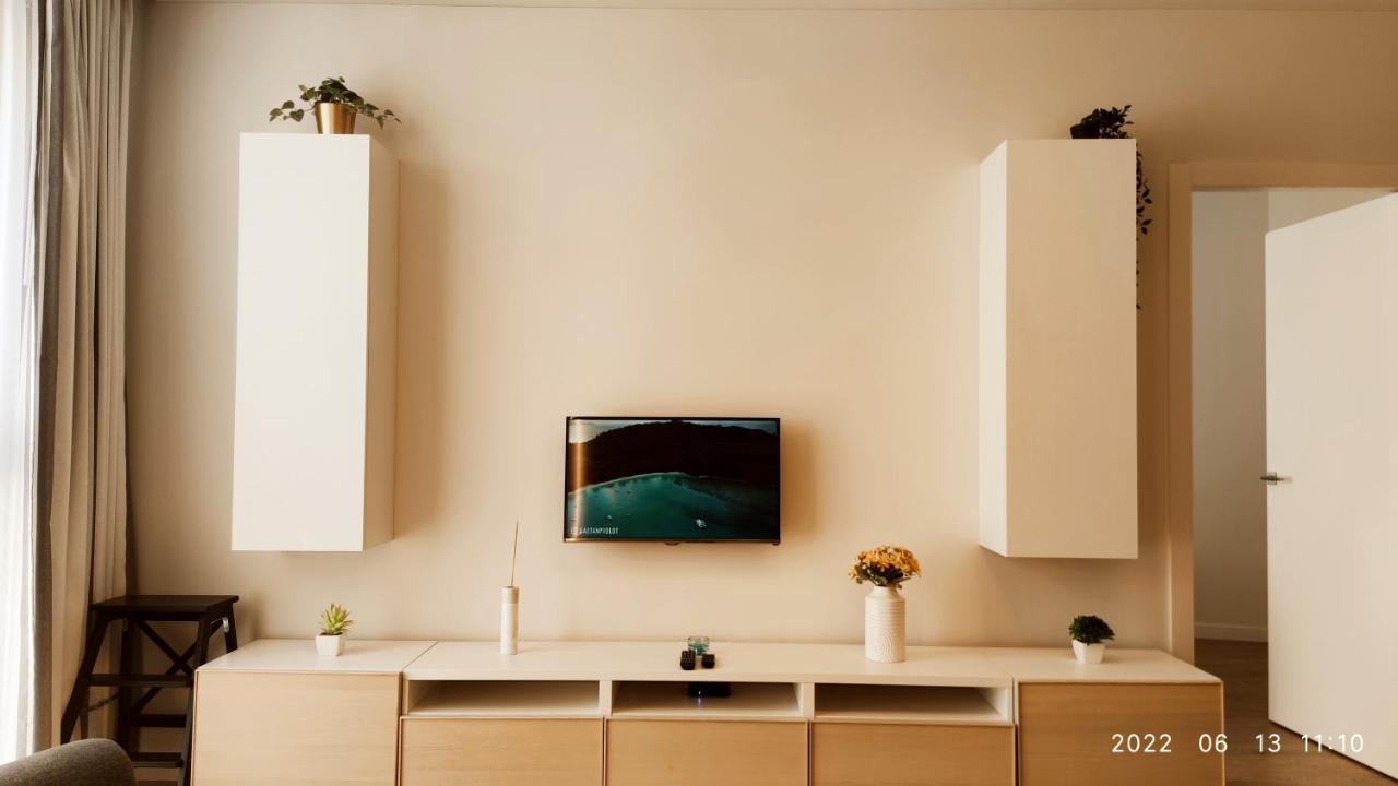 Happy Inn Egle, Self Check-In-24-7, A-C, Parking-In-The-Underground-Garage VNO Extérieur photo